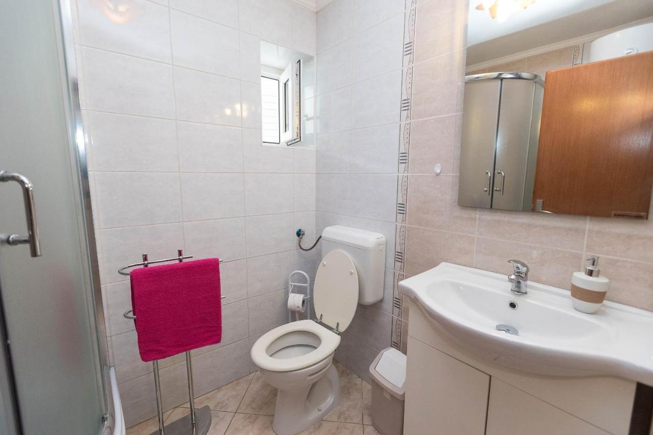Apartments Karmen 1 ซริกเวนิซา ภายนอก รูปภาพ
