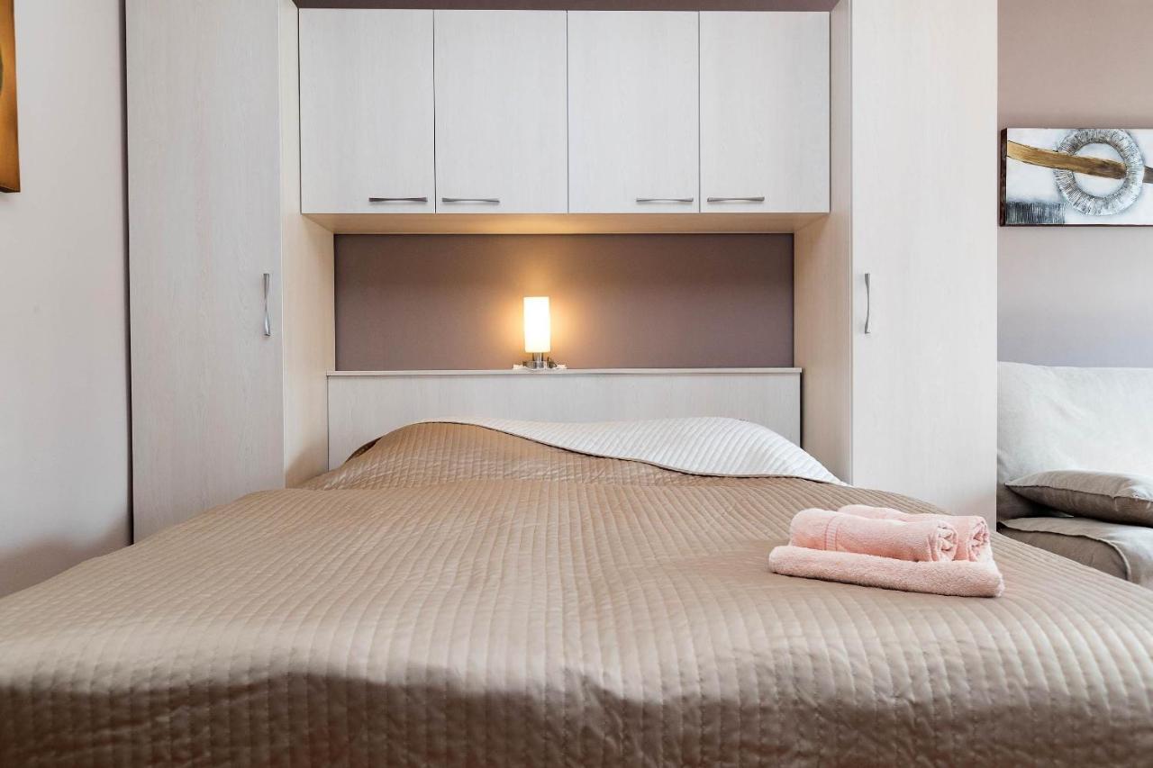 Apartments Karmen 1 ซริกเวนิซา ภายนอก รูปภาพ