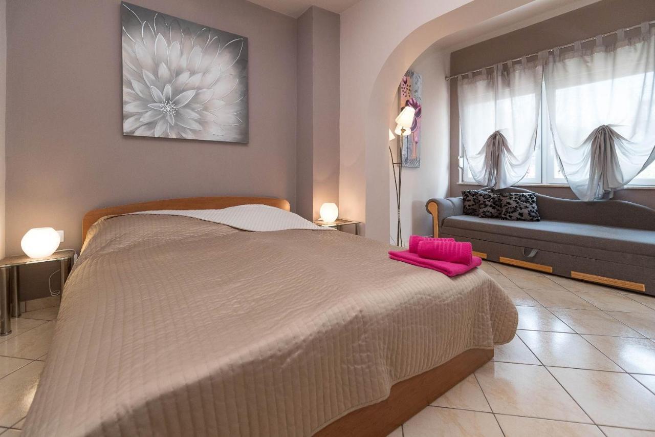 Apartments Karmen 1 ซริกเวนิซา ภายนอก รูปภาพ