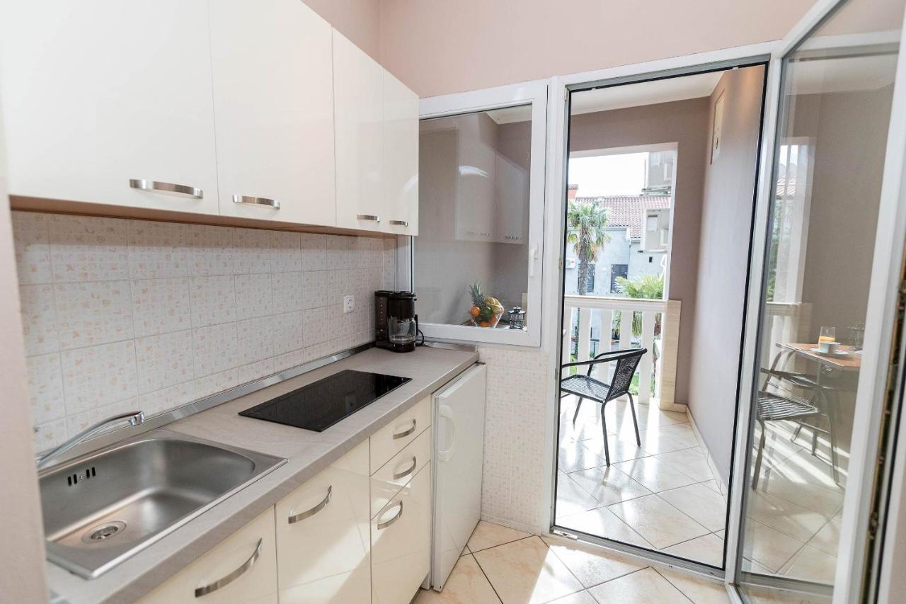Apartments Karmen 1 ซริกเวนิซา ภายนอก รูปภาพ